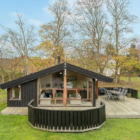 3 Bedroom Cozy In Holiday home Vejby
