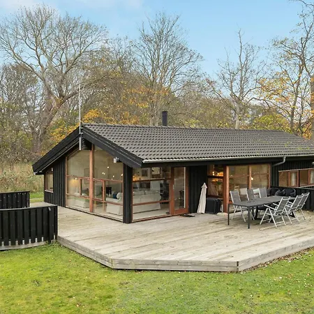 3 Bedroom Cozy In *