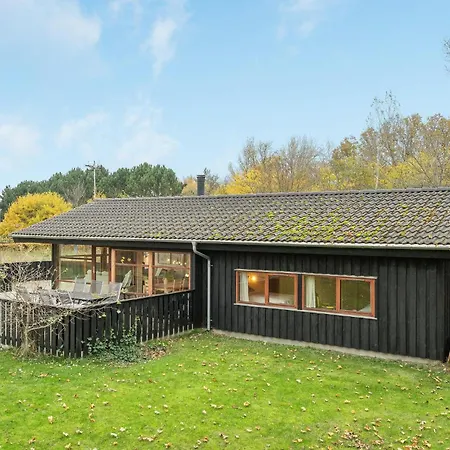 3 Bedroom Cozy In * Vejby