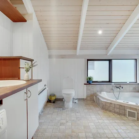3 Bedroom Cozy In Holiday home Vejby